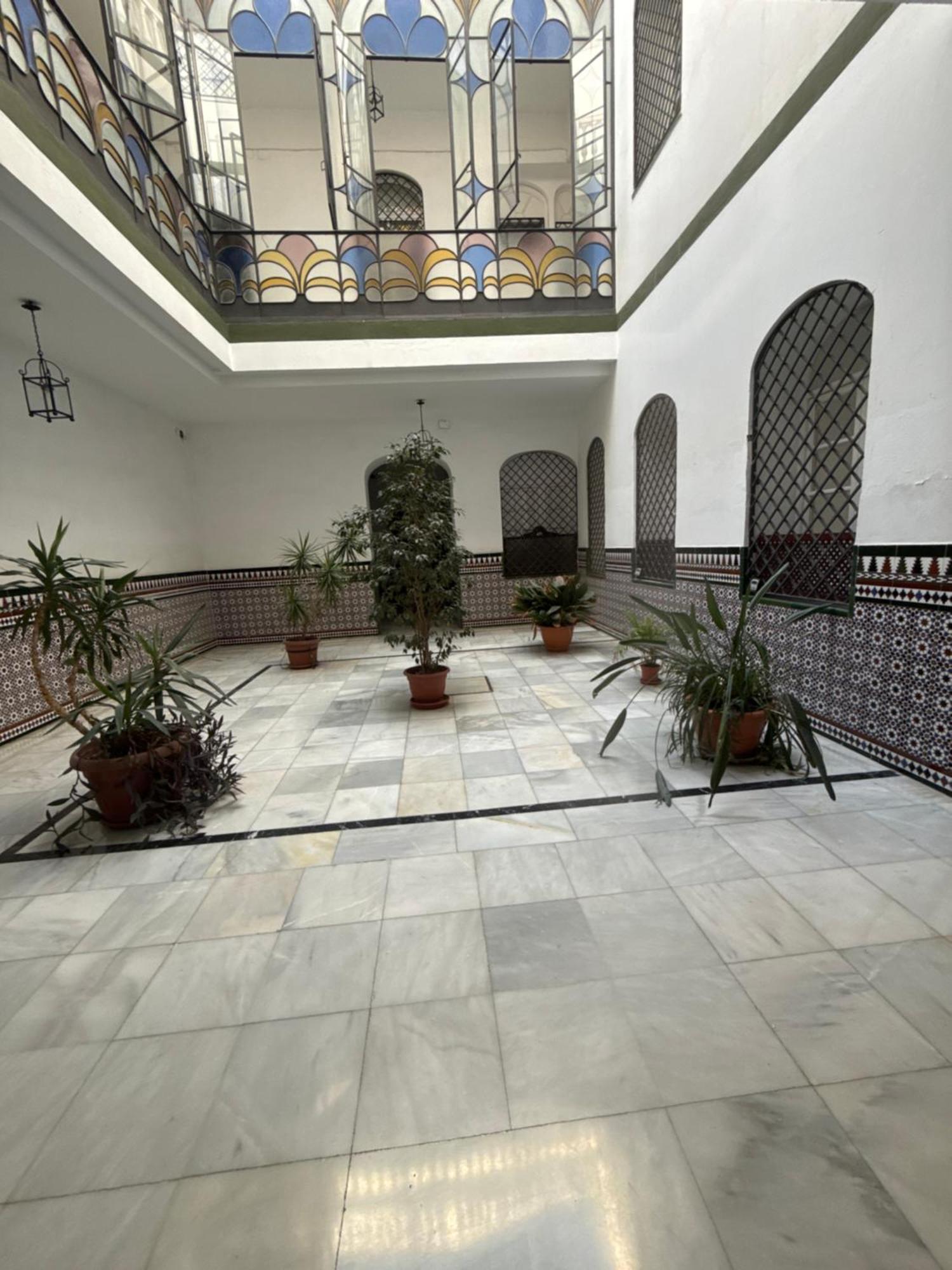 Pikis Center Sevilla Exterior foto